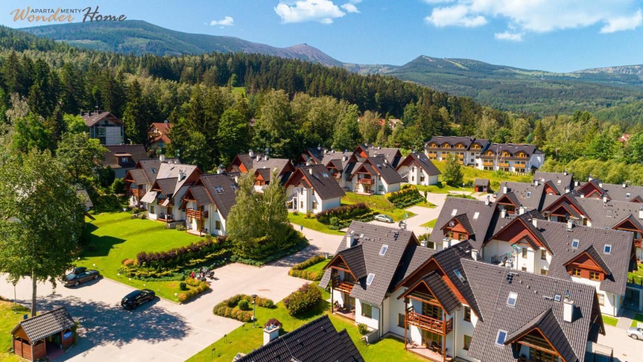 Wonder Home - Domki Gorskie Z Kominkami, Bezplatnym Parkingiem I Placem Zabaw Na Terenie Kompleksu Karpacz Exteriör bild
